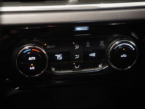 Used 2025 Chevrolet Trax ACTIV w/ Driver Confidence Package image 24