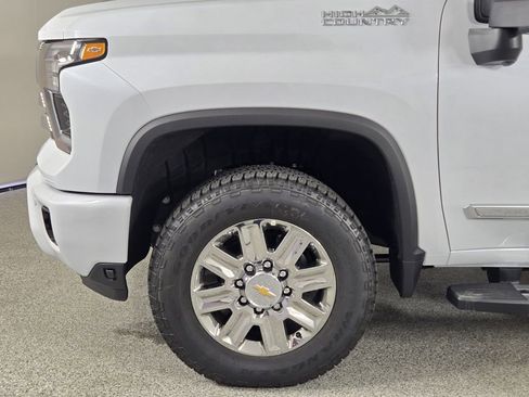 New 2026 Chevrolet Silverado 2500 High Country w/ High Country Premium Package AWD/4WD image 8