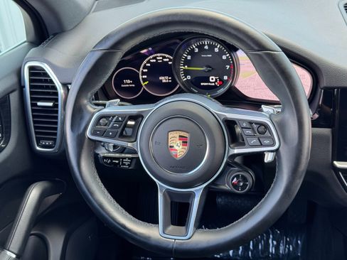 Used 2022 Porsche Cayenne E-Hybrid image 20