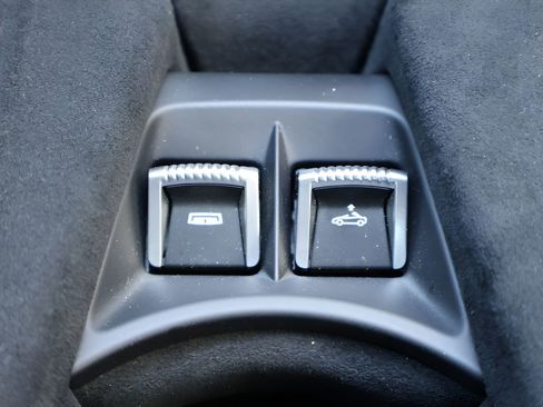 Used 2026 McLaren 750S Spider image 27