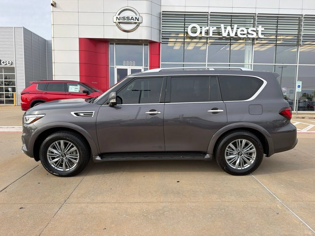 Used 2024 INFINITI QX80 Luxe RWD image 2