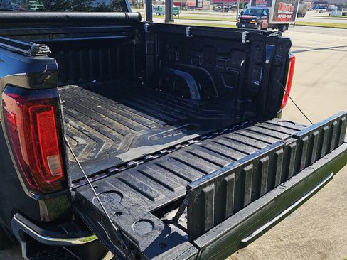 Used 2024 GMC Sierra 1500 SLT image 13