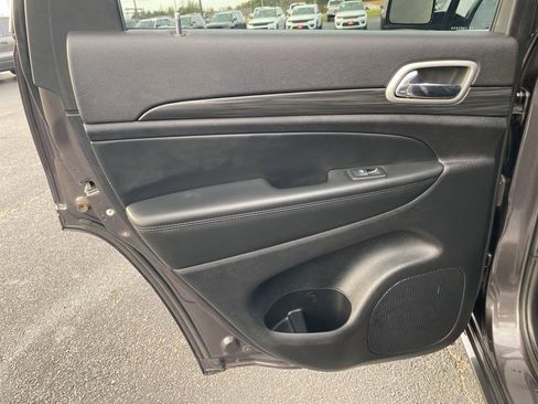 Used 2021 Jeep Grand Cherokee Laredo X image 34