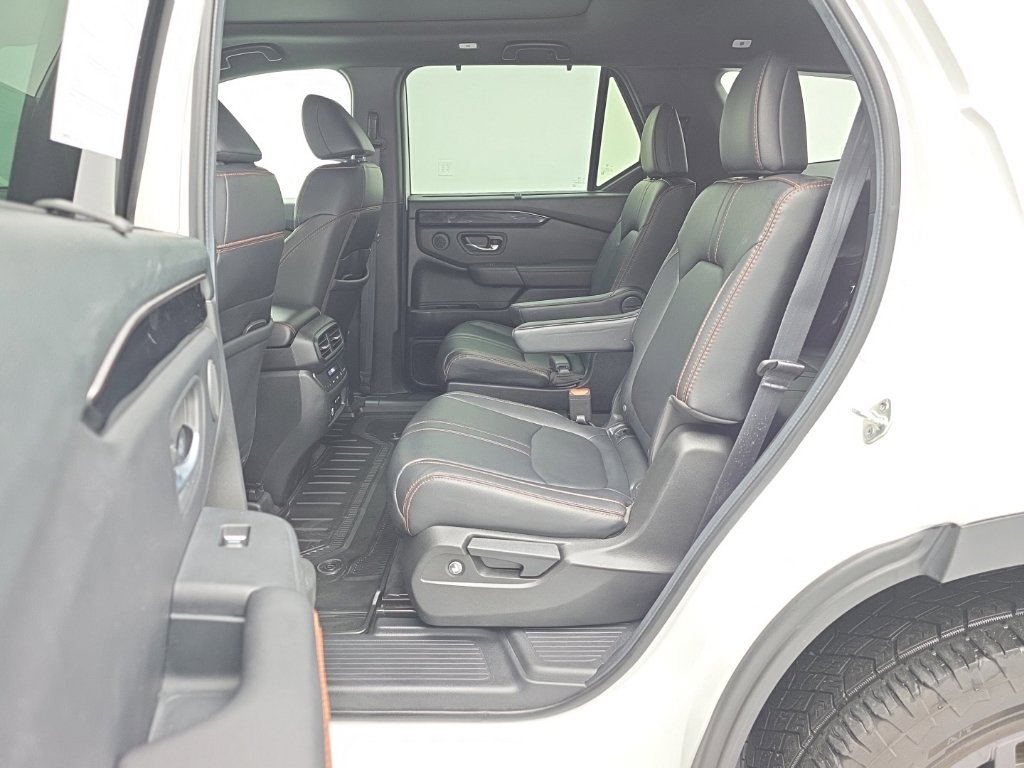 Used 2024 Honda Pilot TrailSport image 45