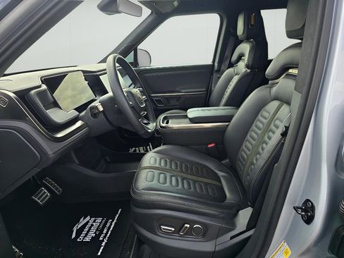 Used 2024 Rivian R1S Adventure AWD/4WD image 9