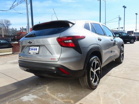 Certified 2024 Chevrolet Trax RS w/ Driver Confidence Package image 7