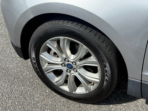 Used 2022 Ford Edge Titanium image 4