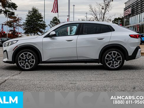 Used 2025 BMW X2 xDrive28i image 9