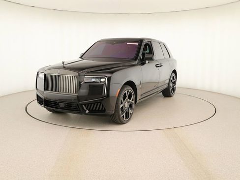 Used 2025 Rolls-Royce Cullinan Black Badge AWD/4WD image 12