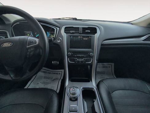 Used 2018 Ford Fusion SE image 11