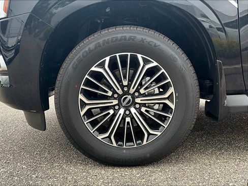 New 2025 Nissan Armada SL w/ Captain's Chari Seat Package image 8