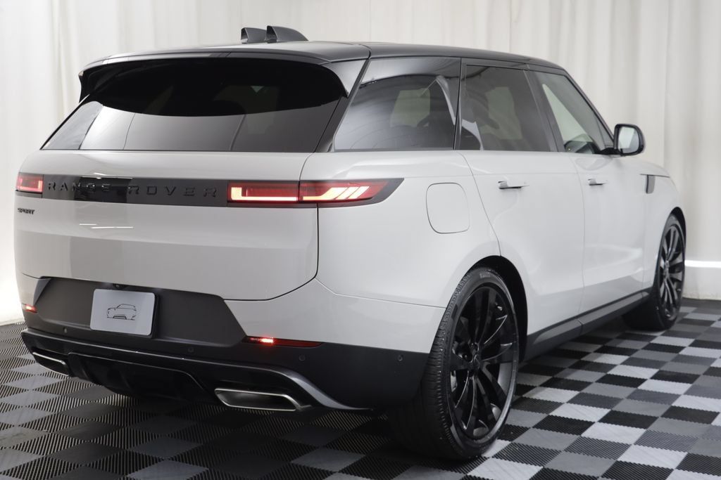 New 2026 Land Rover Range Rover Sport SE AWD/4WD image 18
