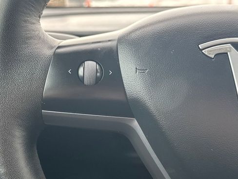 Used 2022 Tesla Model 3 Performance image 17