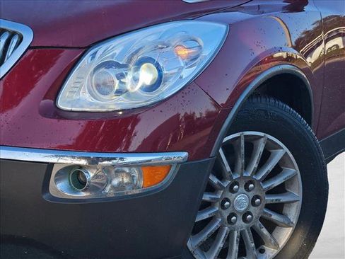 Used 2011 Buick Enclave CXL image 4