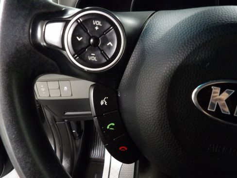 Used 2018 Kia Soul FWD image 13