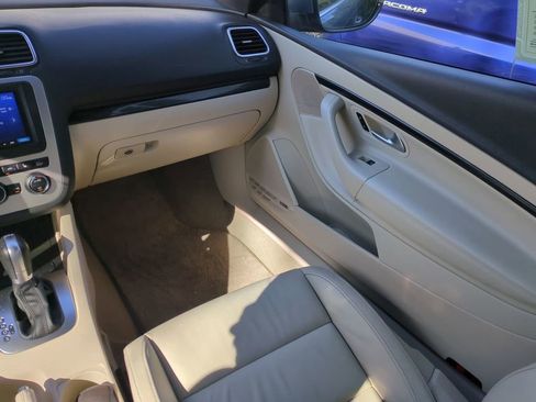 Used 2015 Volkswagen Eos Executive image 16