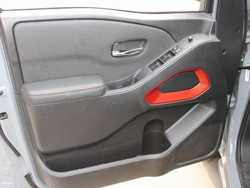 Used 2024 Nissan Frontier Pro-X image 18