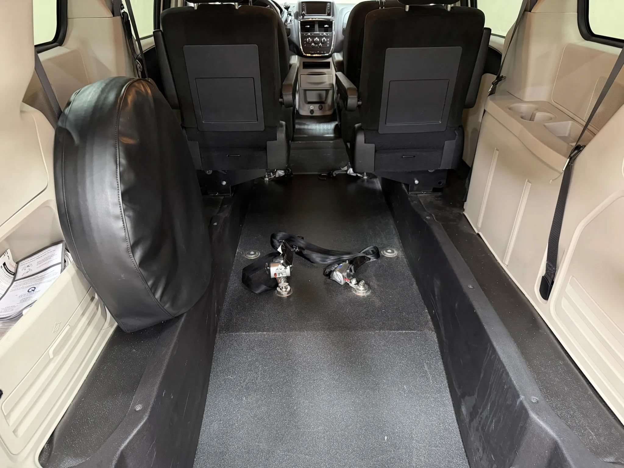 Used 2018 Dodge Grand Caravan SE FWD image 47