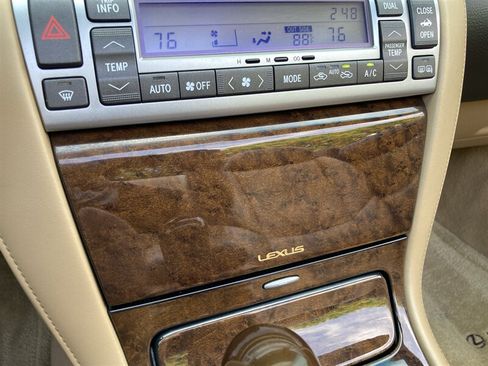 Used 2008 Lexus SC 430 Convertible RWD image 27