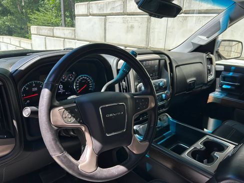 Used 2017 GMC Sierra 1500 Denali w/ Denali Ultimate Package AWD/4WD image 3