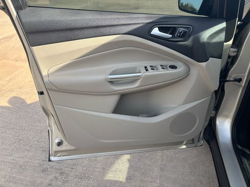 Used 2018 Ford Escape Titanium w/ Ford Safe & Smart Package image 12