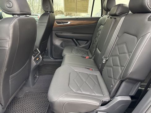 Certified 2024 Volkswagen Atlas SE image 15