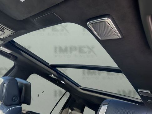 Used 2024 Cadillac Escalade ESV Premium Luxury Platinum image 12