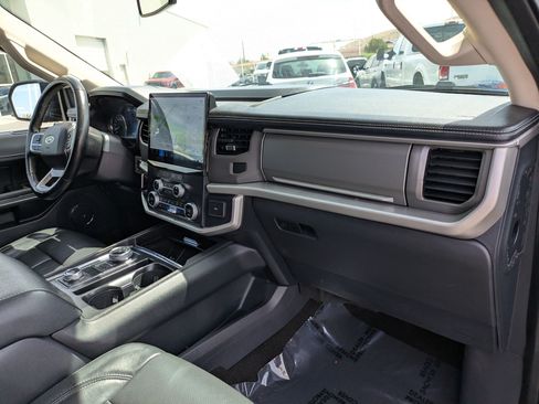 Used 2022 Ford Expedition Max XLT AWD/4WD image 32