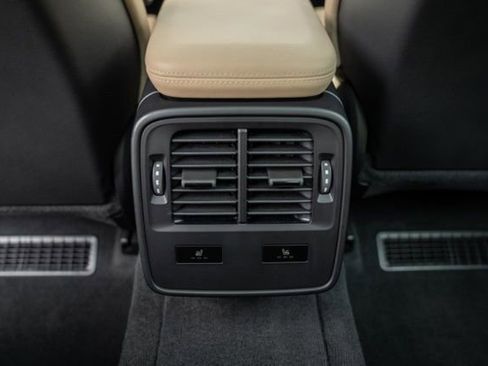 Used 2020 Porsche Taycan Turbo image 49