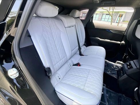 New 2026 Cadillac Optiq V AWD/4WD image 31