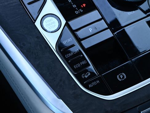 Certified 2023 BMW X7 xDrive40i w/ Executive Package image 16