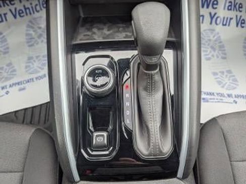 Used 2023 Chevrolet Colorado Trail Boss w/ Technology Package AWD/4WD image 17