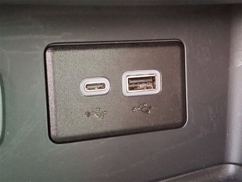 Certified 2023 GMC Acadia SLE w/ Driver Convenience Package image 26