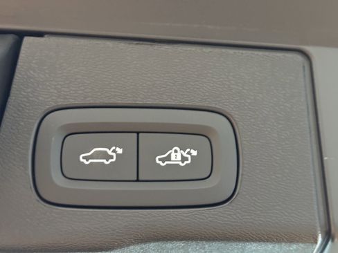 New 2026 Volvo XC60 B5 Ultra w/ Climate Package image 10