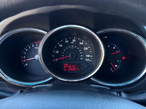 Used 2012 Kia Sorento LX w/ Convenience Pkg image 18