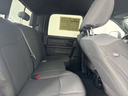 Used 2024 RAM 2500 Tradesman w/ Chrome Appearance Group image 24