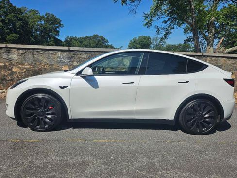 Used 2023 Tesla Model Y Performance AWD/4WD image 8