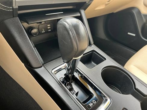Used 2018 Subaru Outback 3.6R Limited AWD/4WD image 24