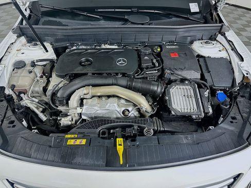 Used 2025 Mercedes-Benz GLB 250 image 33