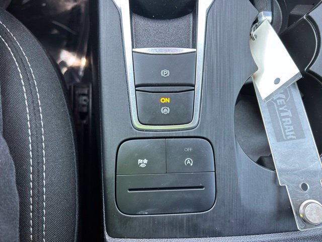Used 2025 Ford Escape Active AWD/4WD image 19