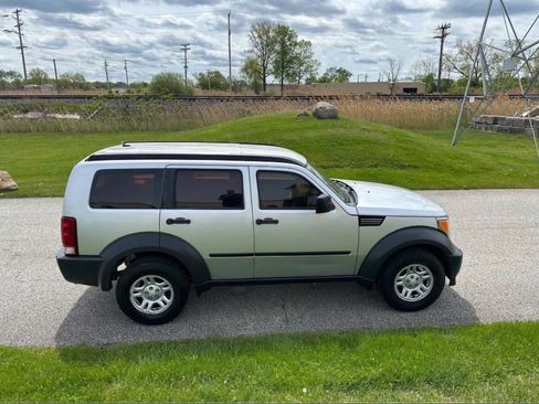 Used 2008 Dodge Nitro SXT RWD image 4