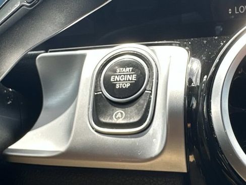 Used 2022 Mercedes-Benz GLB 250 4MATIC image 26