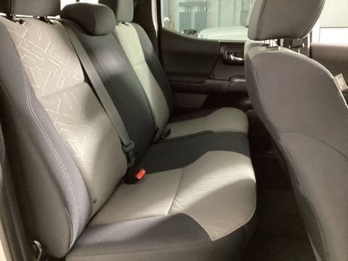 Used 2021 Toyota Tacoma TRD Off-Road w/ Advanced Technology Package AWD/4WD image 19