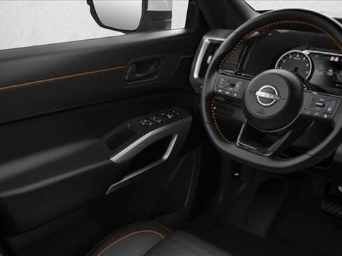 Used 2025 Nissan Pathfinder Rock Creek image 5