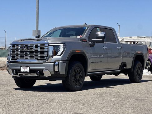 New 2026 GMC Sierra 2500 Denali w/ Denali Reserve Package AWD/4WD image 6