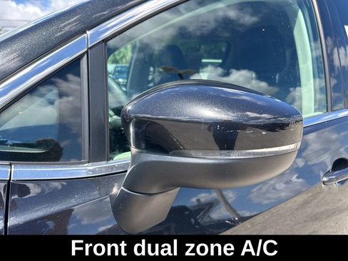 Certified 2023 Chrysler Pacifica Touring-L image 19