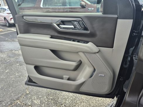 Used 2025 GMC Yukon XL Elevation RWD image 25