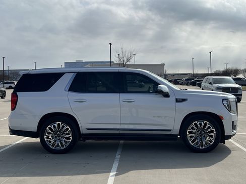 Used 2023 GMC Yukon Denali Ultimate w/ LPO, Floor Liner Package image 10