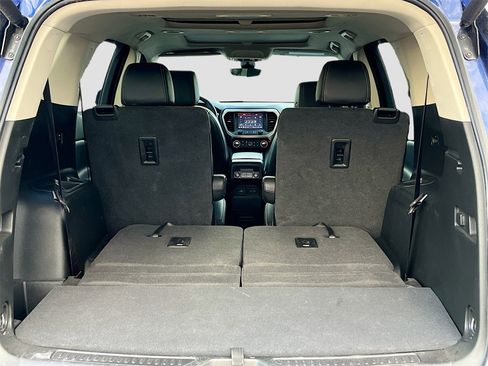 Used 2023 GMC Acadia Denali w/ Denali Technology Package image 28