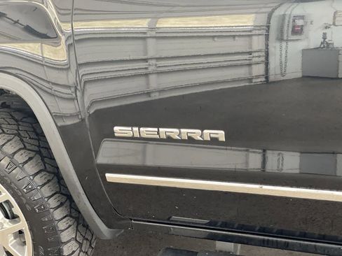 Used 2015 GMC Sierra 1500 SLT w/ SLT Crew Cab Value Package AWD/4WD image 10